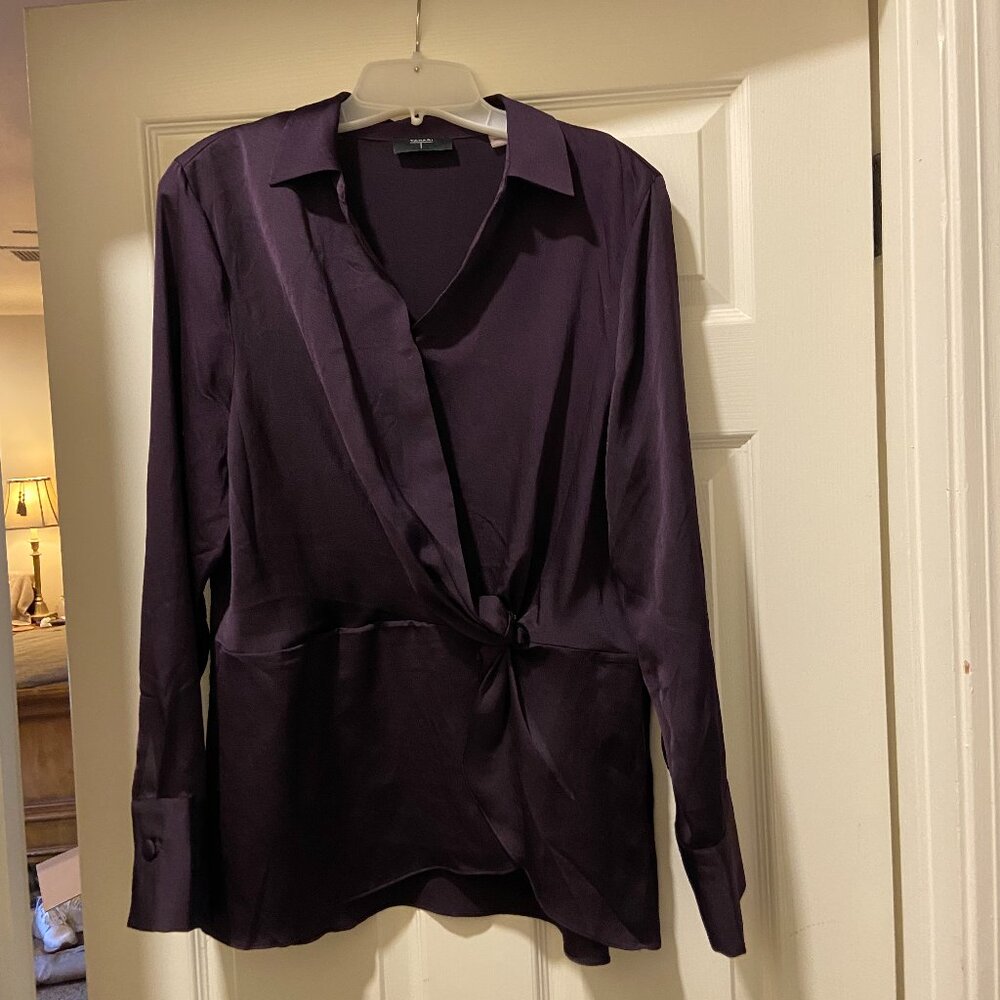 EUC Tahari satin blouse with peplum  Size L